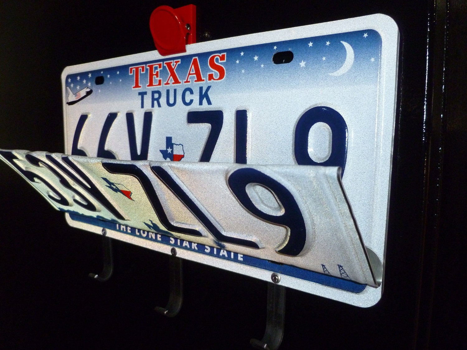 License plate mail and key holder by 7777amy on Etsy