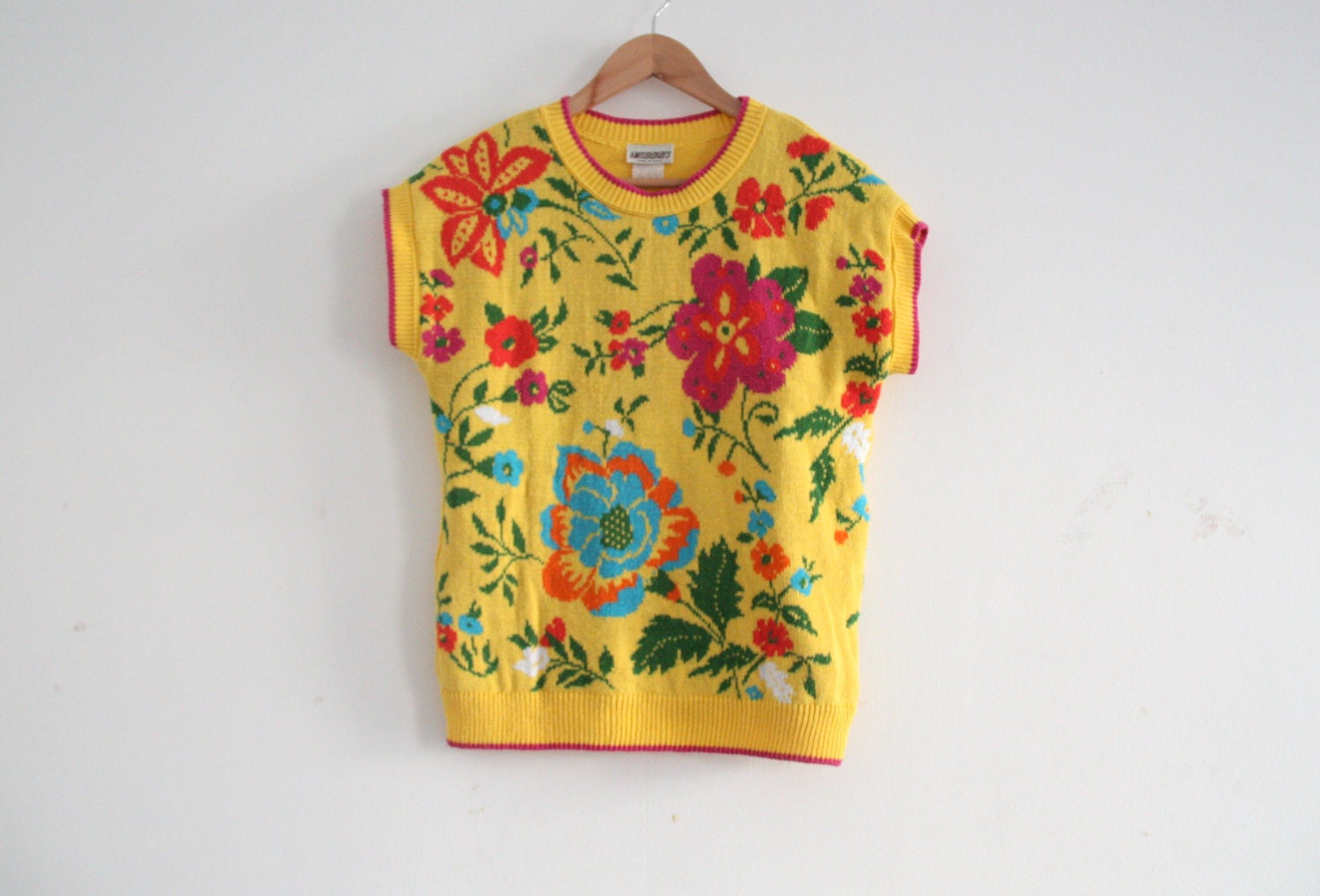15% OFF SALE knitted yellow floral top
