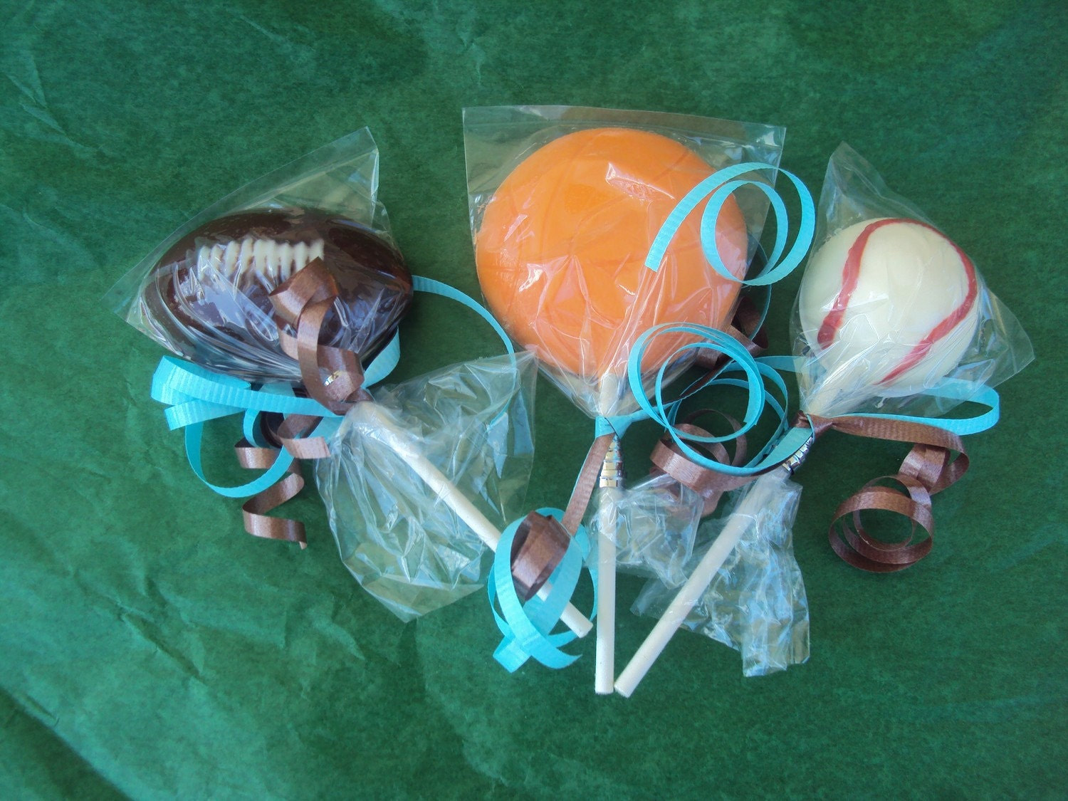 12 Sports Chocolate Lollipop Favor Il_570xn