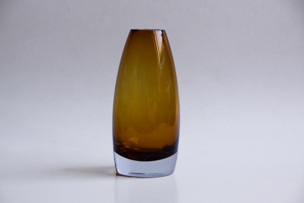 Small Riihimaki Lasi Oy Amber Vase by Tamara Aladin 70