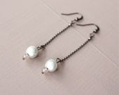 Miracle light grey earrings