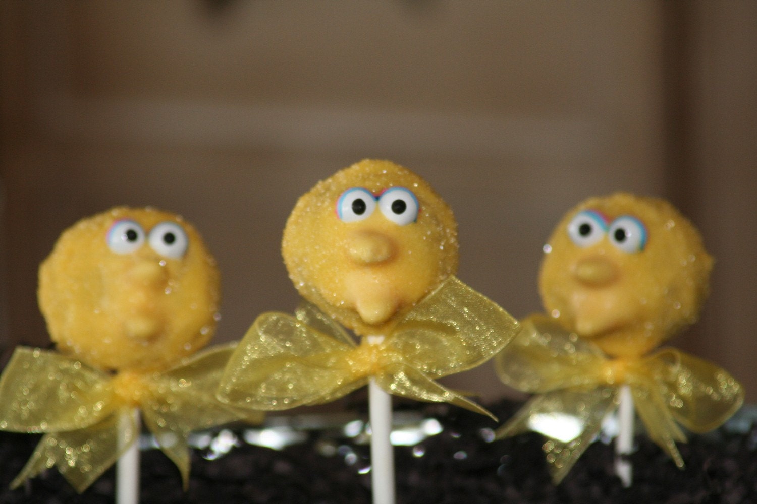 Mom's Killer Cakes & Cookies Big Bird Sesame Street Inspired Cake Pops
