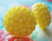 Chrysanthemum Cabochon Earrings Lemon Drop Yellow Pastel Summer Flowers Simple Studs Feminine Charming Pastel Mums Fall Flowers