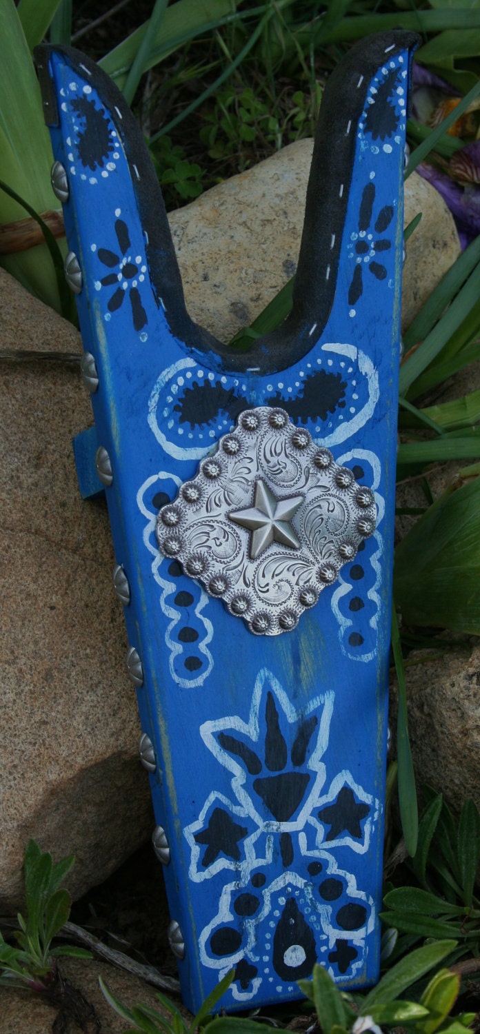 Bandana Painted Boot Jack with Concho and silver stud sides.