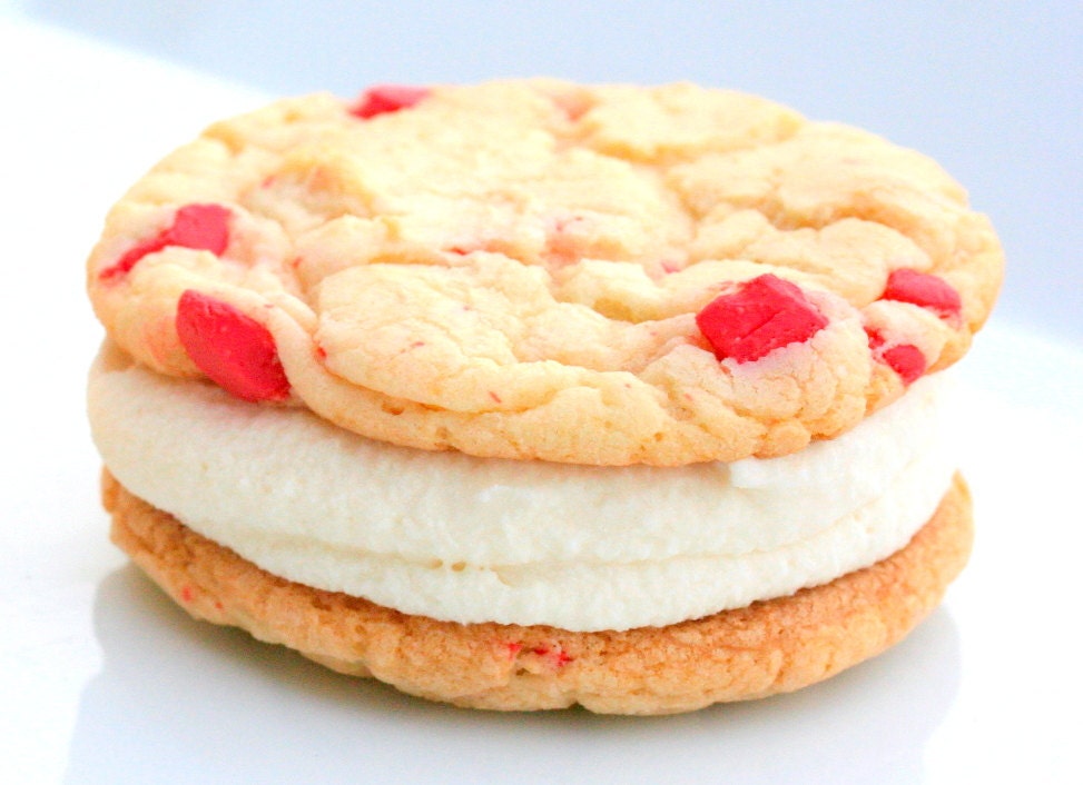 Crimson Cherry Vanilla Chunk & Buttercreme Cookie-Wiches -1/2 Dozen