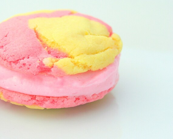 Sunny Strawberry Lemonade Cookie-Wiches -1/2 Dozen