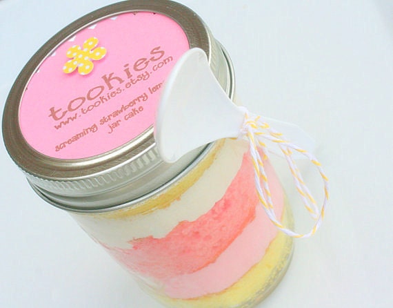 Screaming Strawberry Lemonade Jar Cake 8 pack