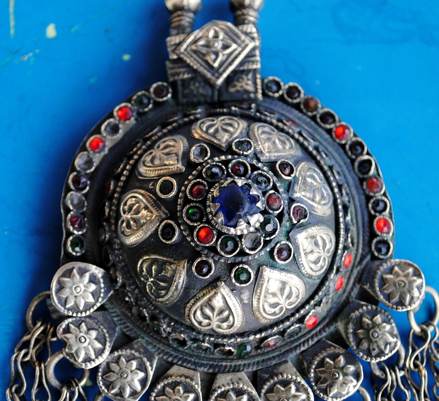 Kuchi Pendant Blue Center With Hearts