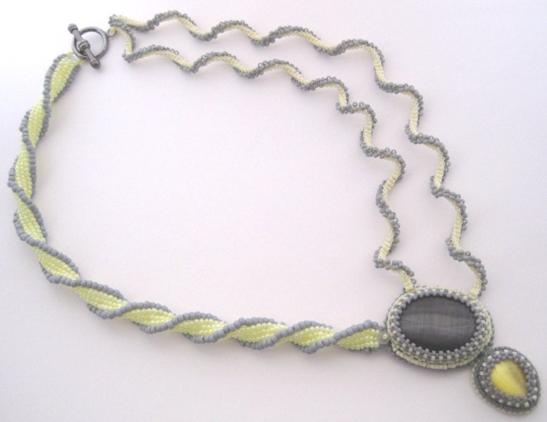 Lemon Twist - Beadwoven Necklace Yellow Grey Asymmetric
