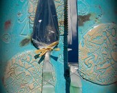 Sea Glass Wedding Cake Knife & Server made with Recycled Bottle "Tumbled Island Glass"  in Green. Dishwasher Safe Stainless
