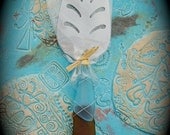 Sea Glass Pie Server made with Recycled Bottle "Tumbled Island Glass"  in Oyster Bay. Dishwasher Safe. Stainless Steel.