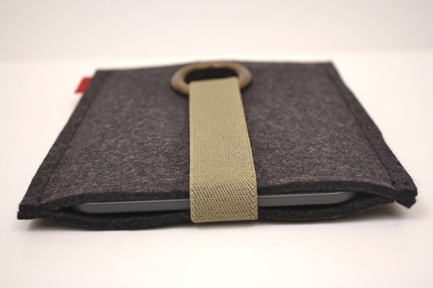 Kindle, e reader, Nook Tablet Wool Felt Case in Anthracite with Elastic and Antigue Gold Eyelet