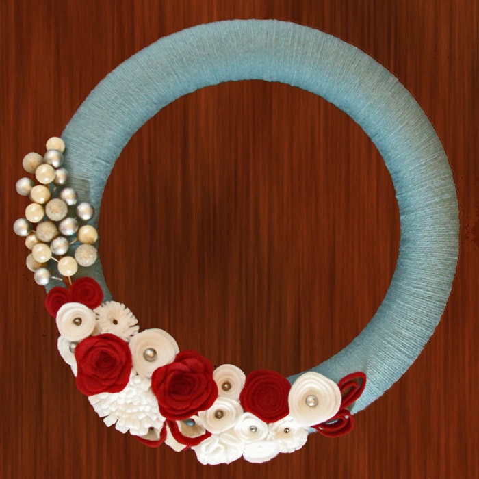 Christmas Wreath. Holiday Wreath. Flower & Berry Wreath.  White, Red, Blue Wreath.  Yarn and Felt Wreath. (W23)