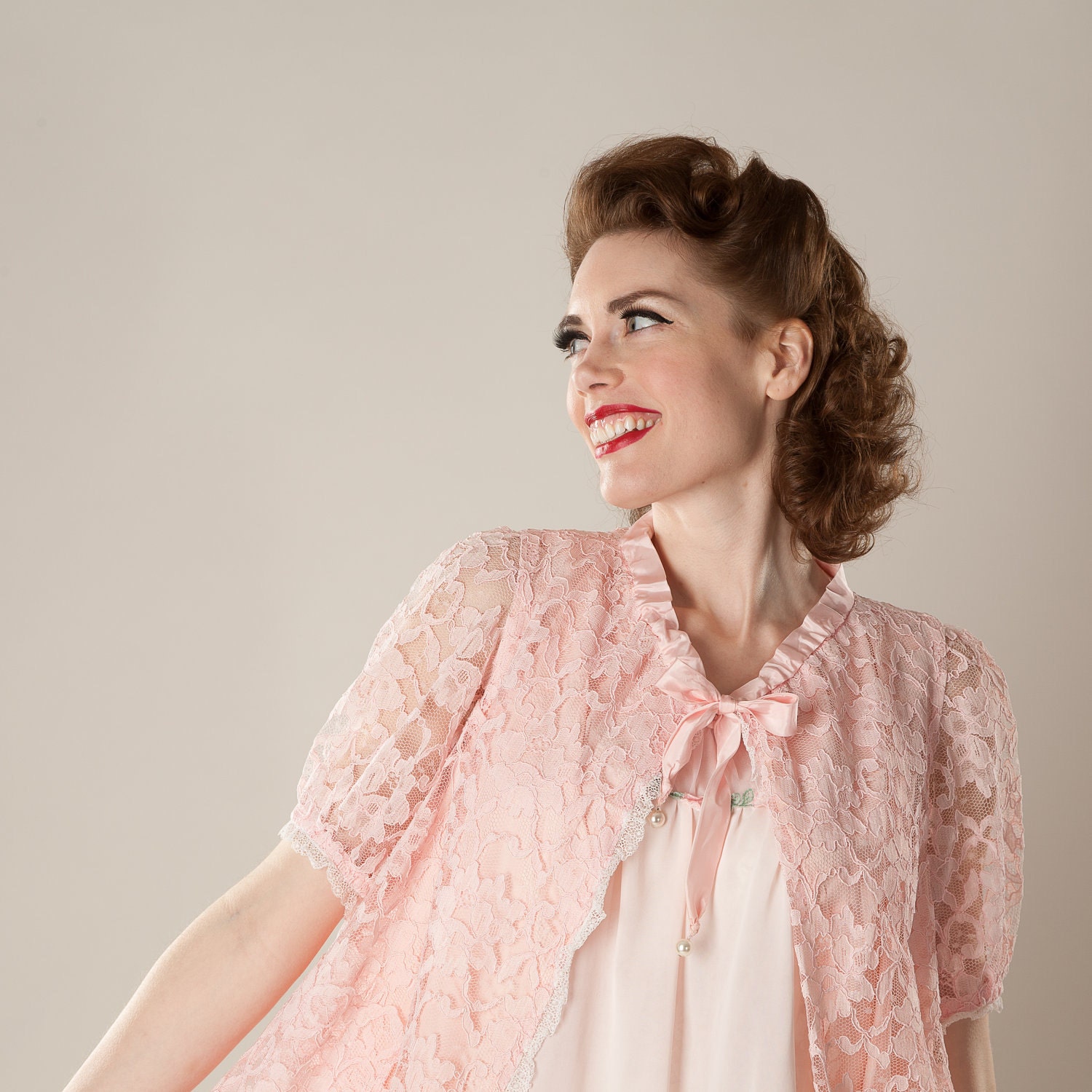 Vintage 1960s Pink Lace Robe Lingerie Bridal Trousseau Handmade Honeymoon