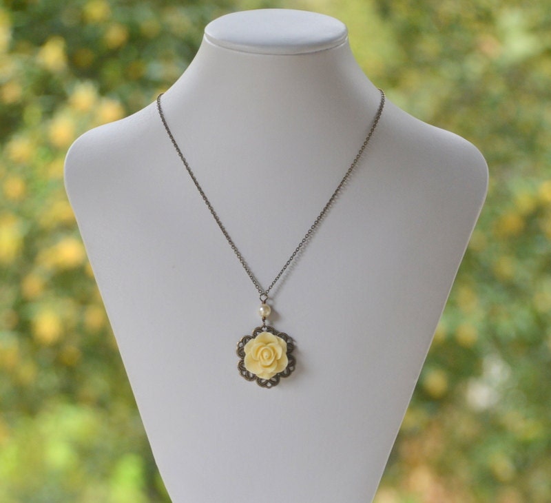 Vintage Style Bridal Necklace - Ivory Rose and Ivory Swarovski Pearl Necklace in Antique Brass Jewelry Gift for Her. Free Shipping.