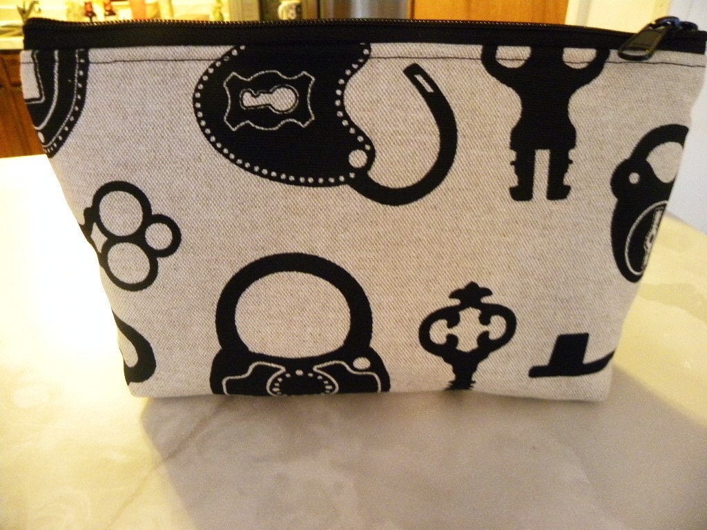 Large zipper Lock and Key Print Cosmetic/accessory Pouch-Natural and Black