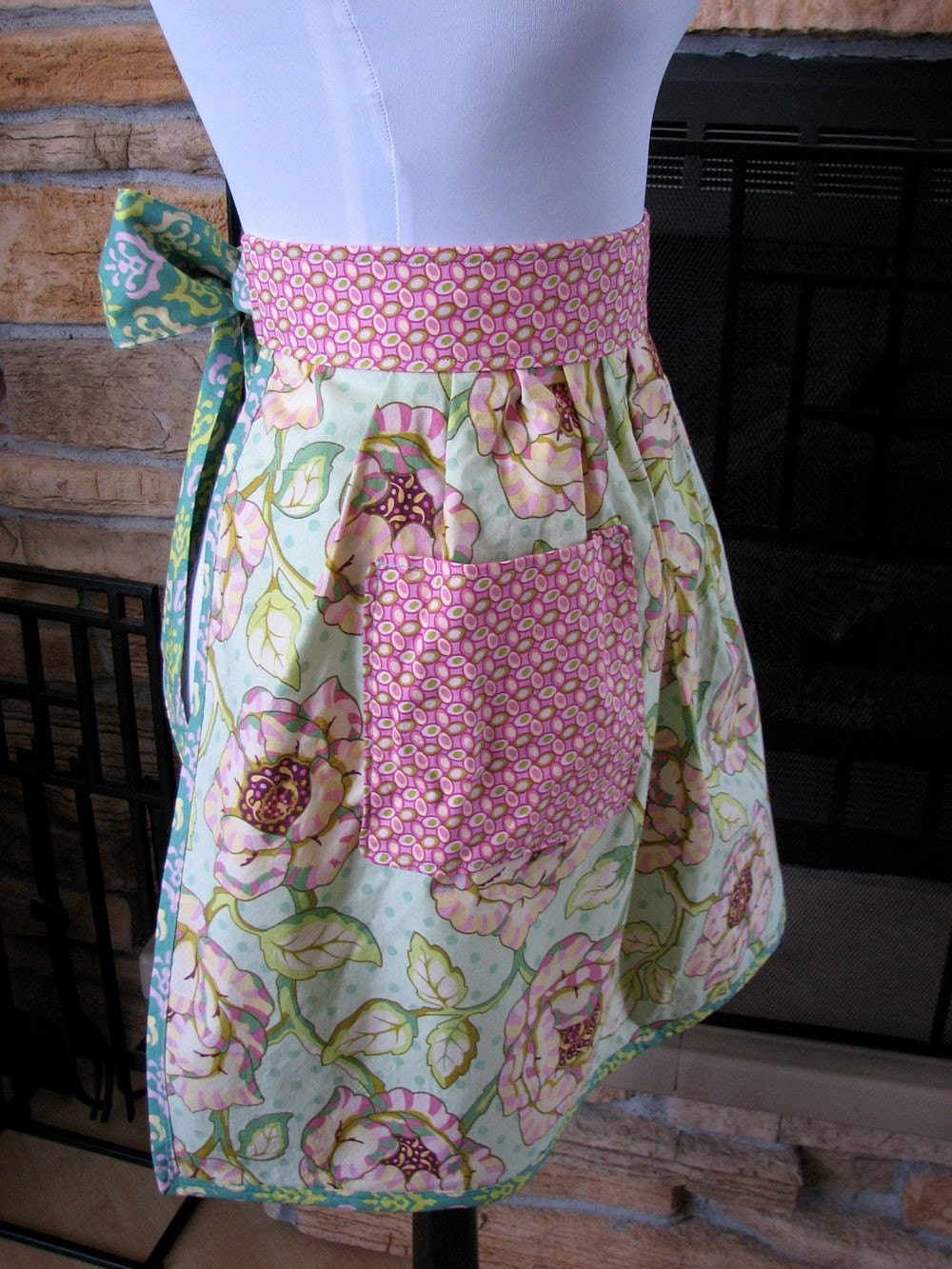 Cabbage Rose Half Apron