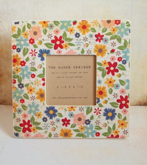 Country Garden Wood Picture Frame - TwoHandsDesigns