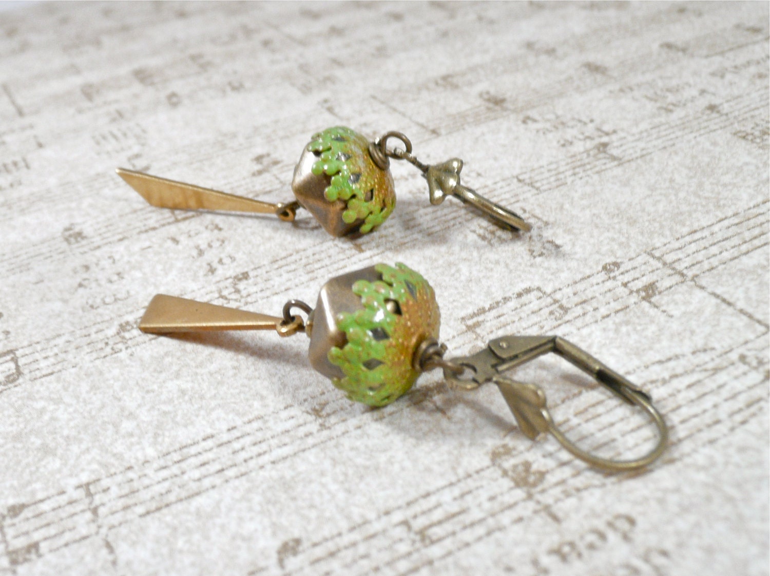Green Grass Geometric Earrings - La Patine Du Temps - Enamel Vintage Drop