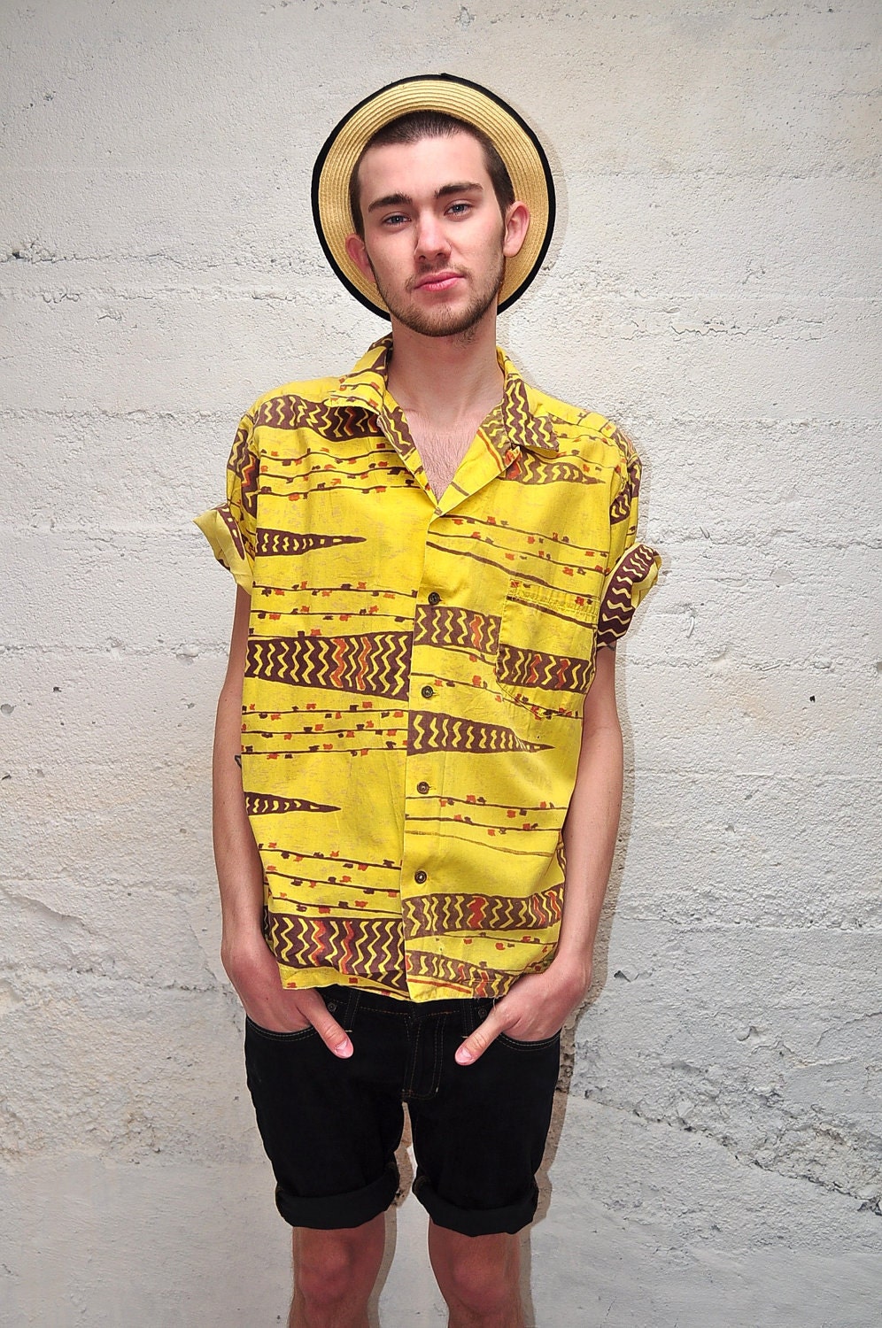 Tiki Huts... Vintage Shirt