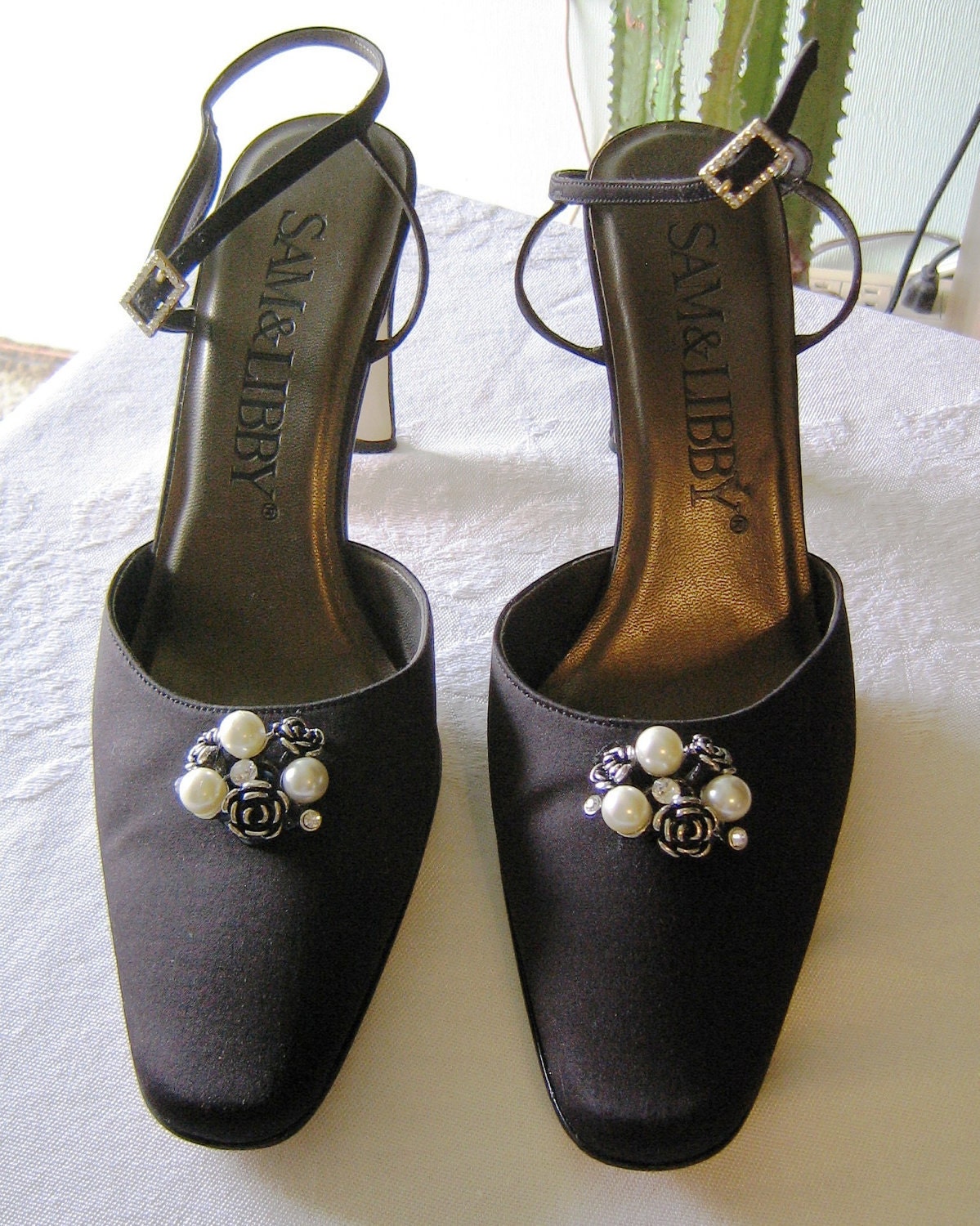 Sassy Black Satin  Closed Toe Rhinestone BucklesCocktail Heels Ladies Embellished Size 8M
