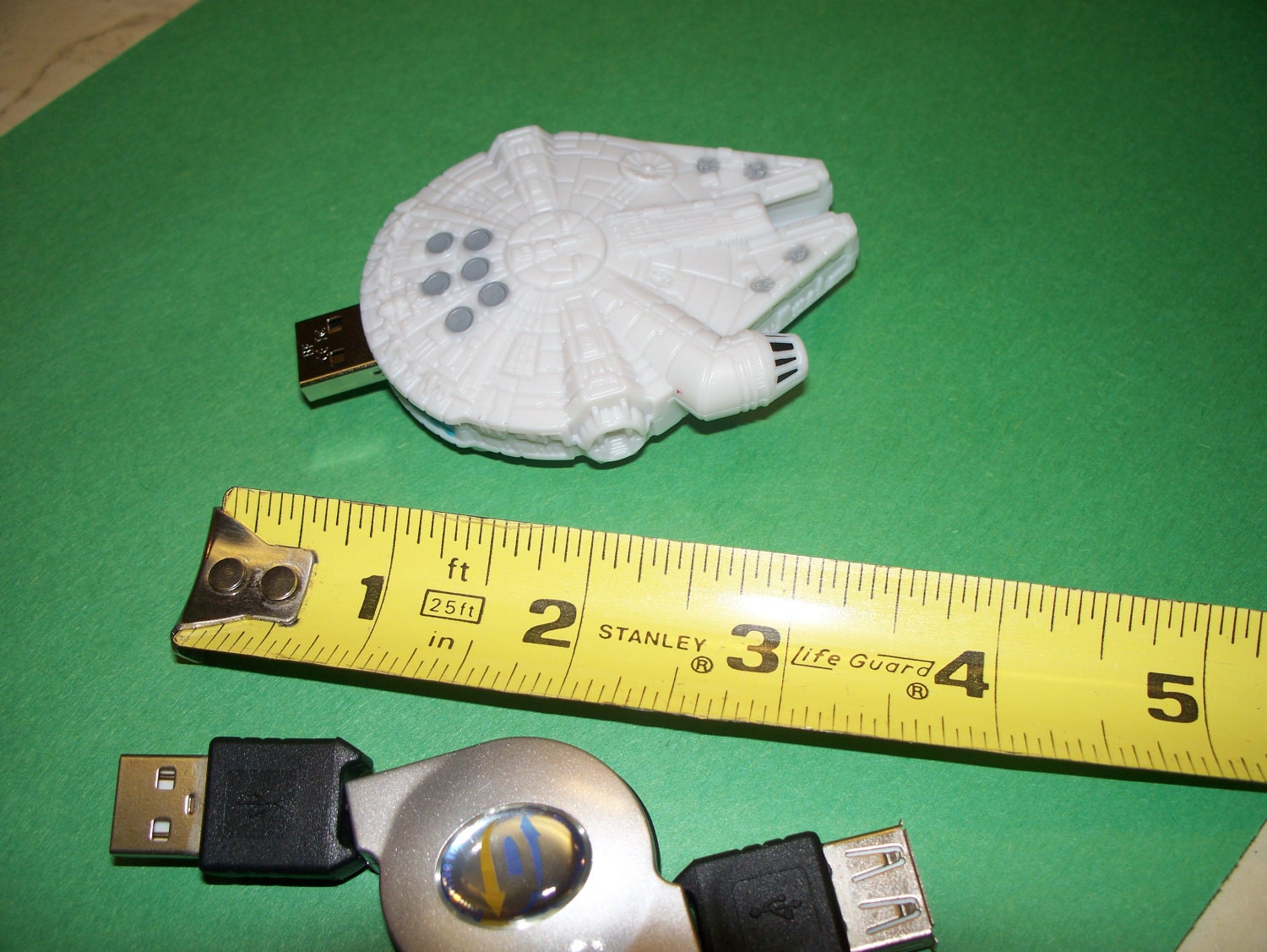 8GB Star Wars Millennium Falcon Flash Drive USB memory space ship - Free cap, cable, apps.
