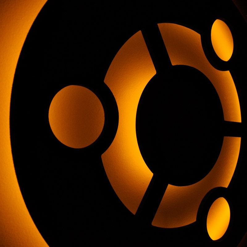 Ubuntu Linux Logo Wall Light - Computer Geeks 4 Power