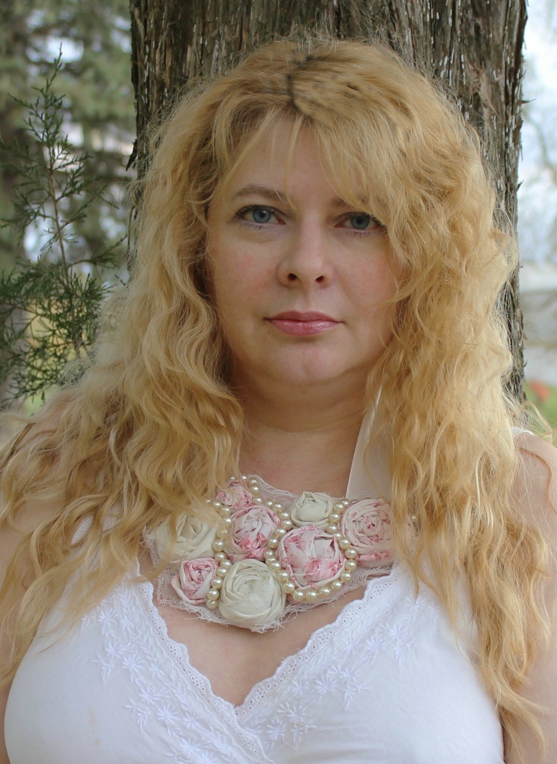 Tutorial Bib Necklace Style number 1--------SHABBY CHIC--------Heirloom Keepsake Rolled Fabric Rose Bib Necklace-------so BEAUTIFUL
