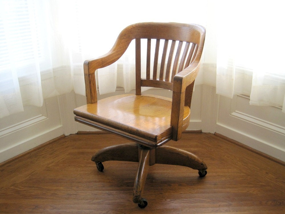 Vintage Oak Swivel Office Chair Gunlocke By Goldendaysantiques
