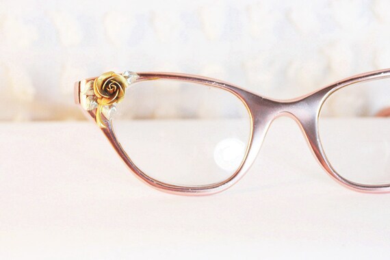 Tura Pink Cat Eye 195039;s Eyeglasses Aluminum Gold Rose Applique Tura Pink Cat Eye 195039;s Eyeglasses Aluminum Gold Rose Applique