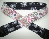 Black Rosy Posy in Modern Garden Camera strap, reversible, 2 expandable pockets with stretchable elastic.