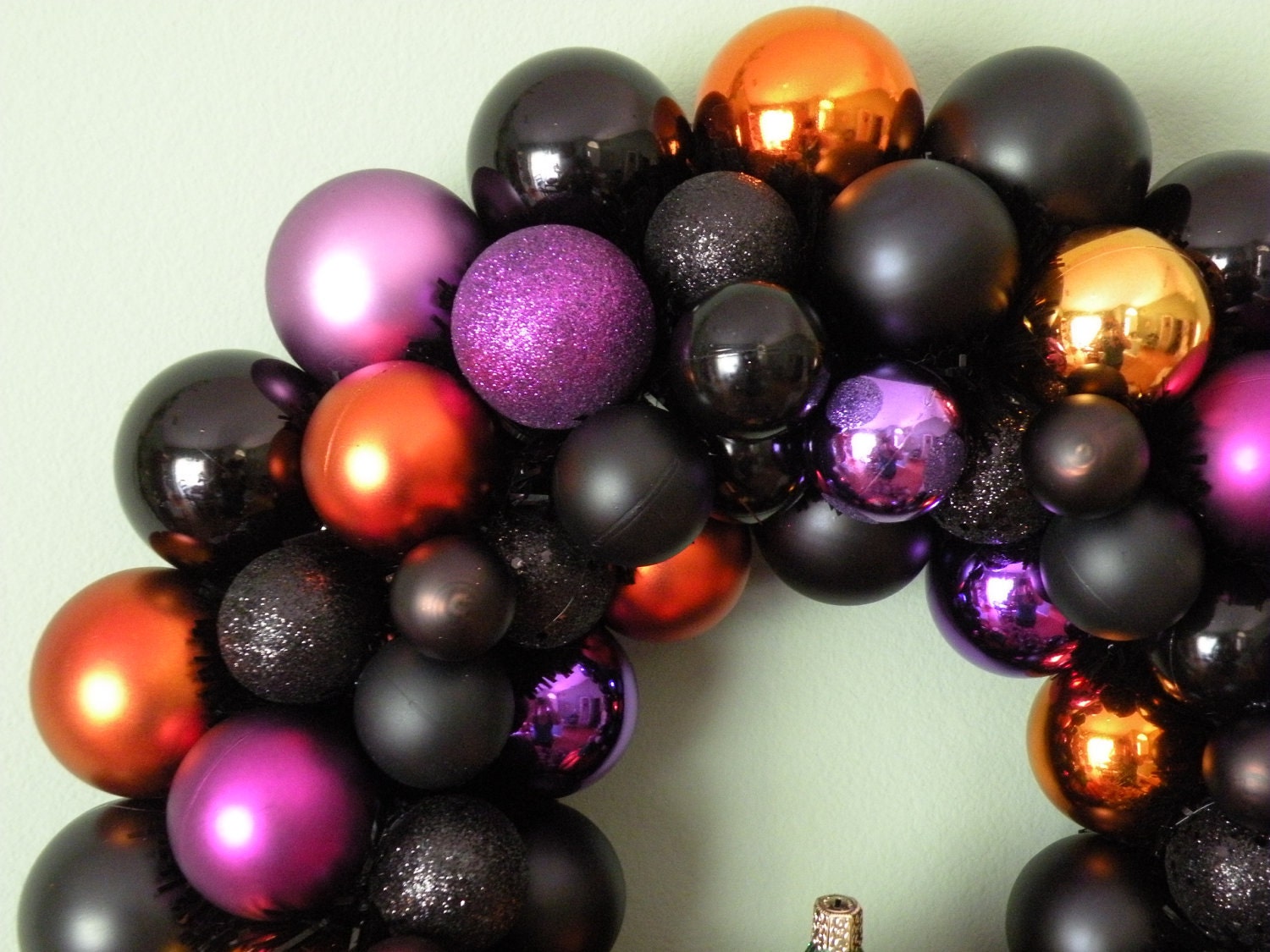 PERKY PUMPKIN HALLOWEEN Ornament Wreath