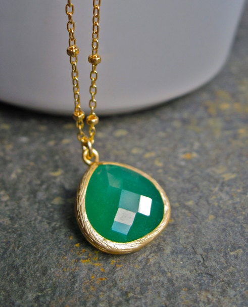 Green Glass Pendant Necklace in 14K Gold Fill, Green Onyx Glass Necklace on Gold Filled Satellite Chain, Clover Green Necklace