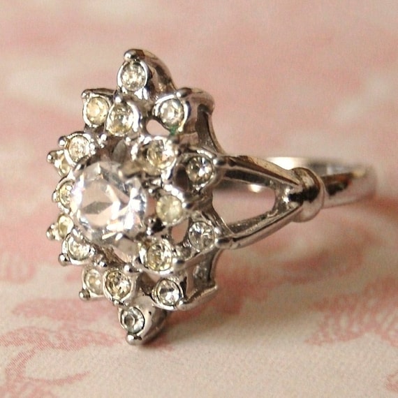 Vintage Uncas Crystal Cocktail Ring by NevermoreVintage on Etsy