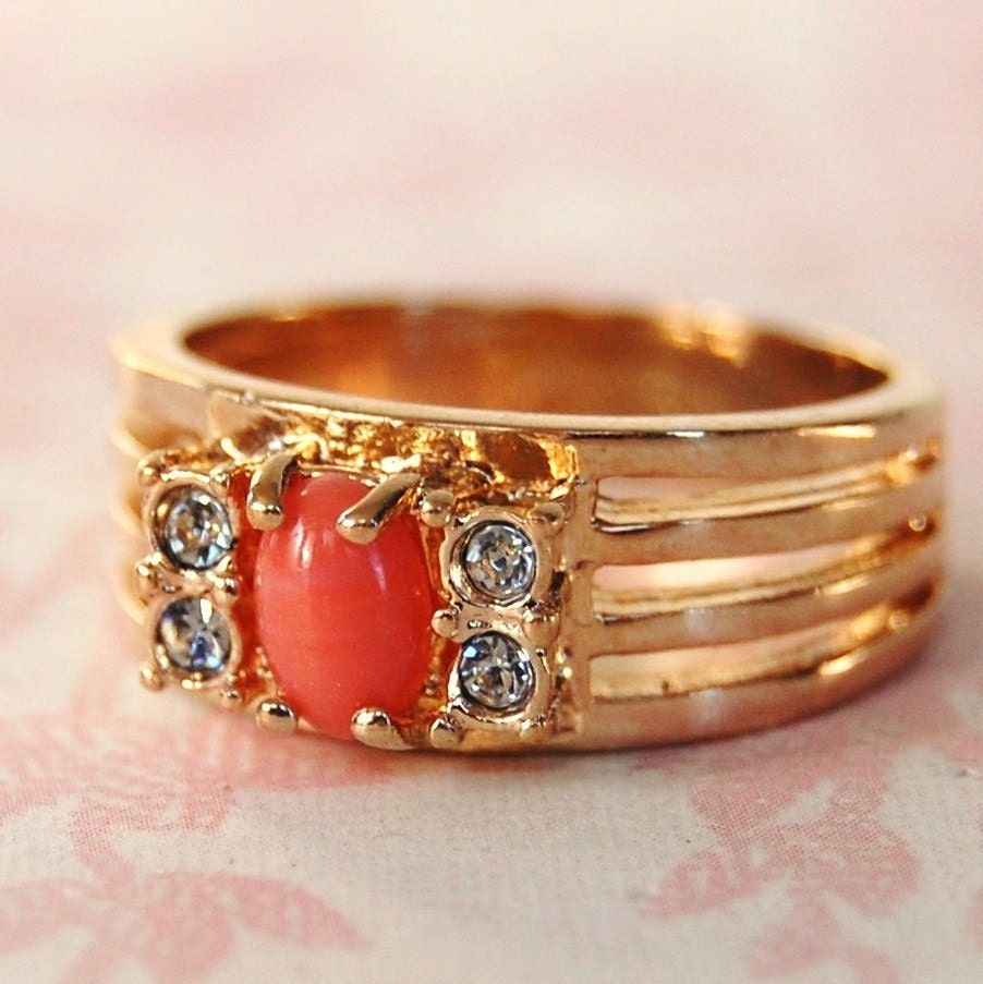 Vintage 1981 Sea Treasure Ring by Avon Size 5.5