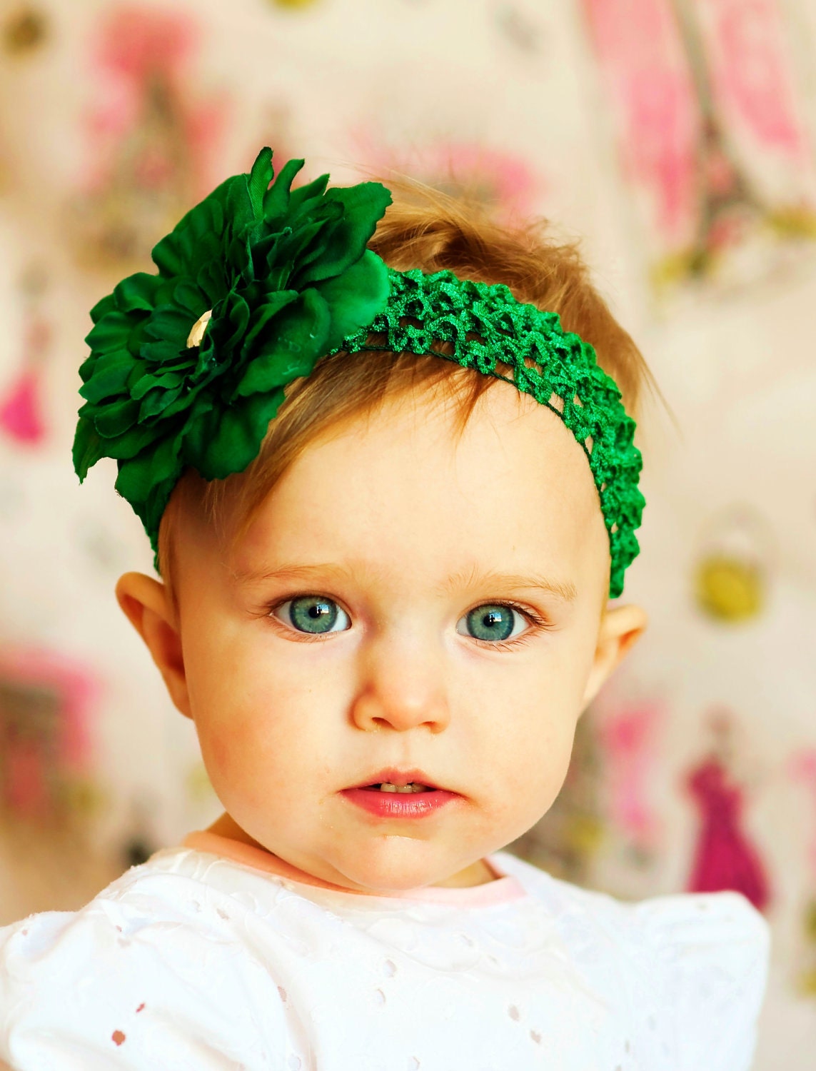 baby bow... Flower Clip in Green..  hair bow ...baby headband... newborn hairbow, infant,  toddler, big girl, little girl flower