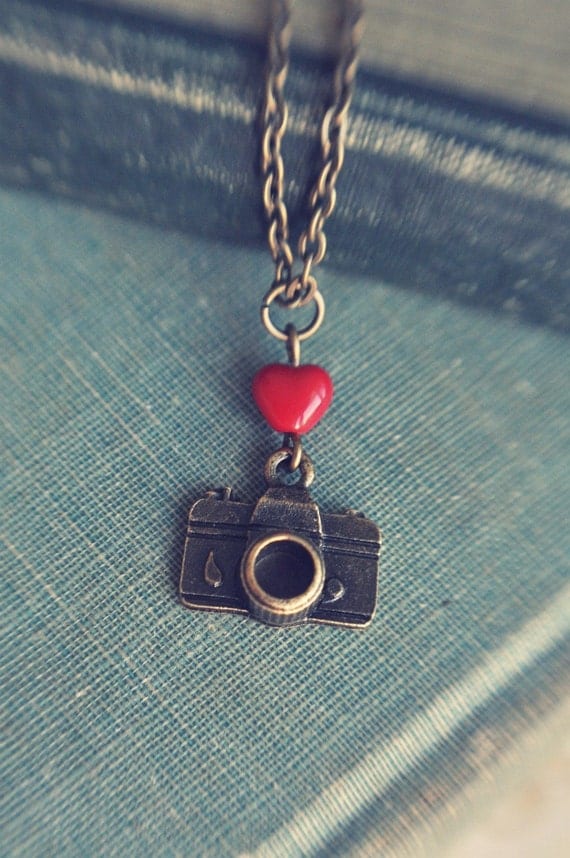 I heart my camera necklace.