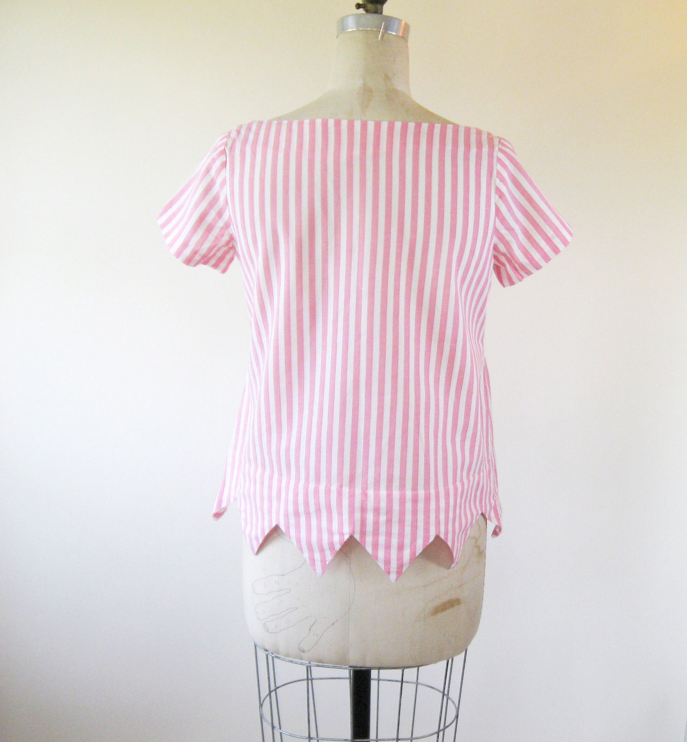 60s Pink Striped Blouse Triangle Hem Boatneck Cap Sleeves Womens Large