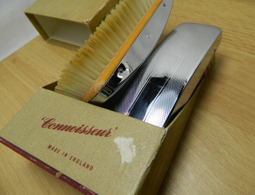 Antique Gents Connoisseur English Hair & Cloth Brush Set