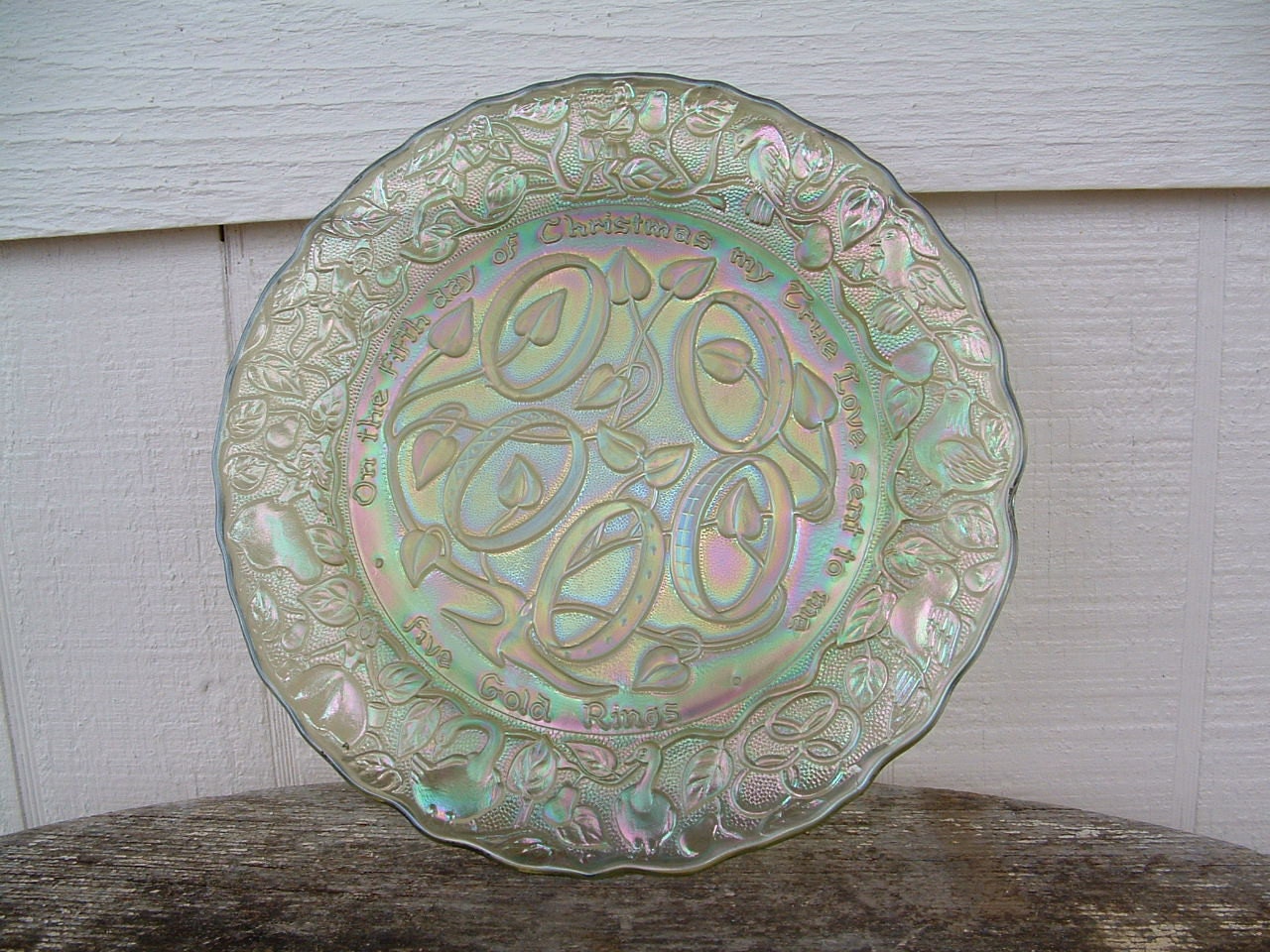 Imperial Carnival Glass 1974 Five Gold Rings Plate