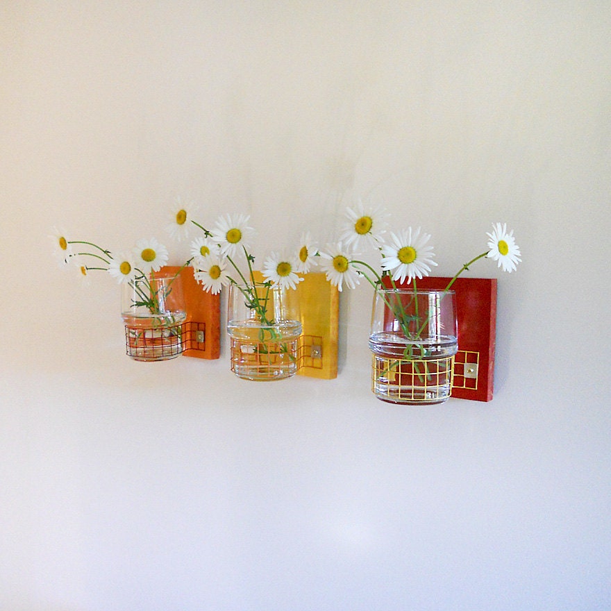 TROIS: modern wall mount flower vases