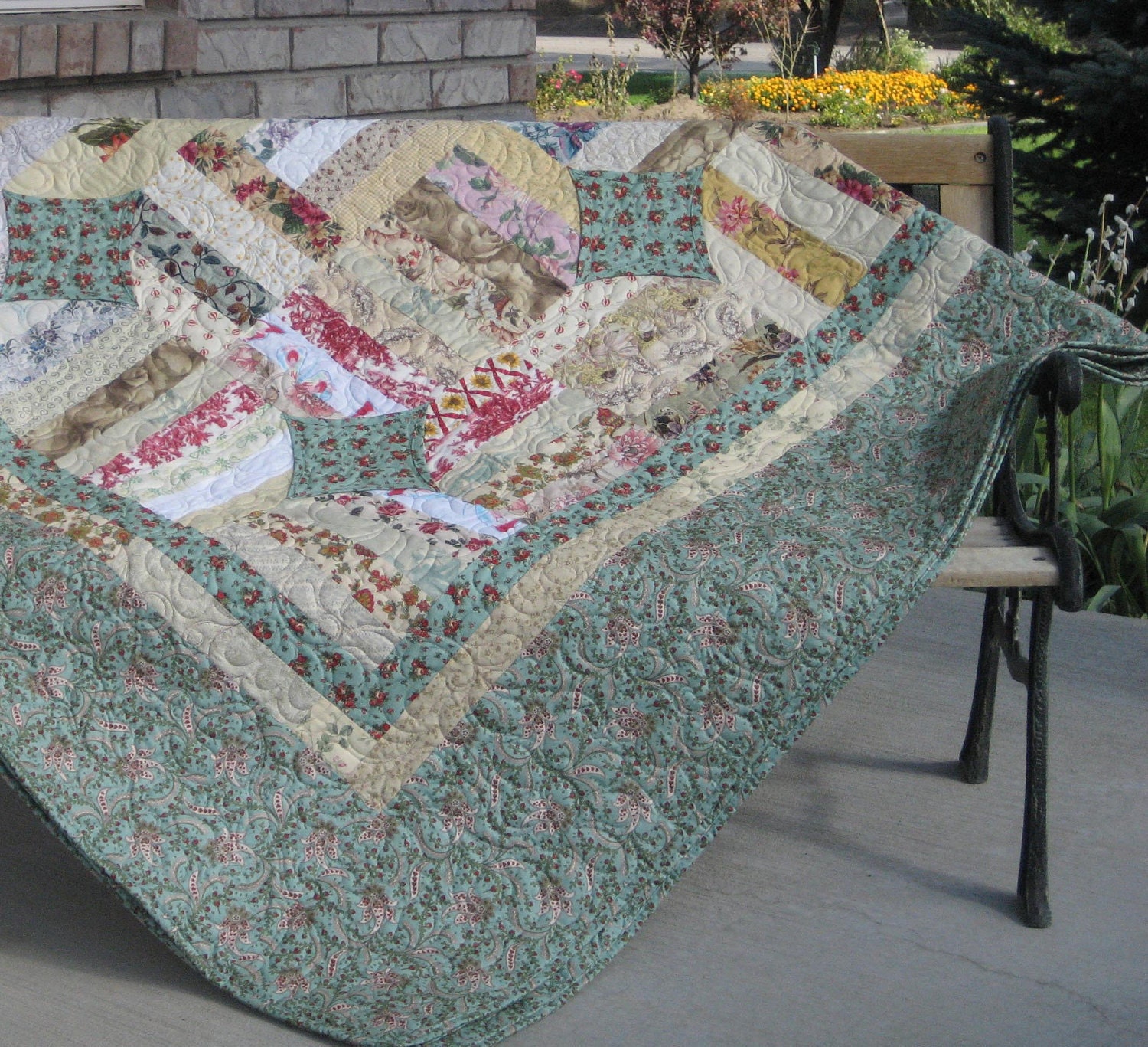 Victorian Bow Tie King Size Bed Quilt in Pastels
