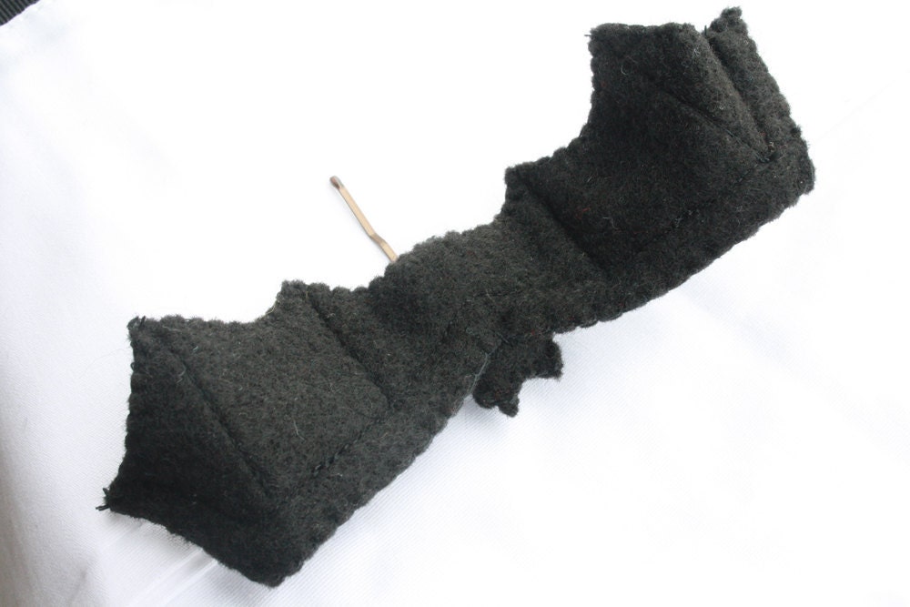 black bat Halloween hairpin