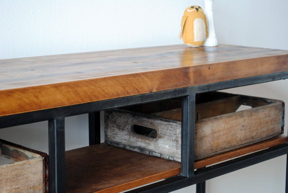 Clinton Media Console