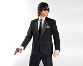 80s mens tuxedo 1980 suit black tie Bill Blass satin lapel waistband secret agent 007 40R 33W Lucky 7