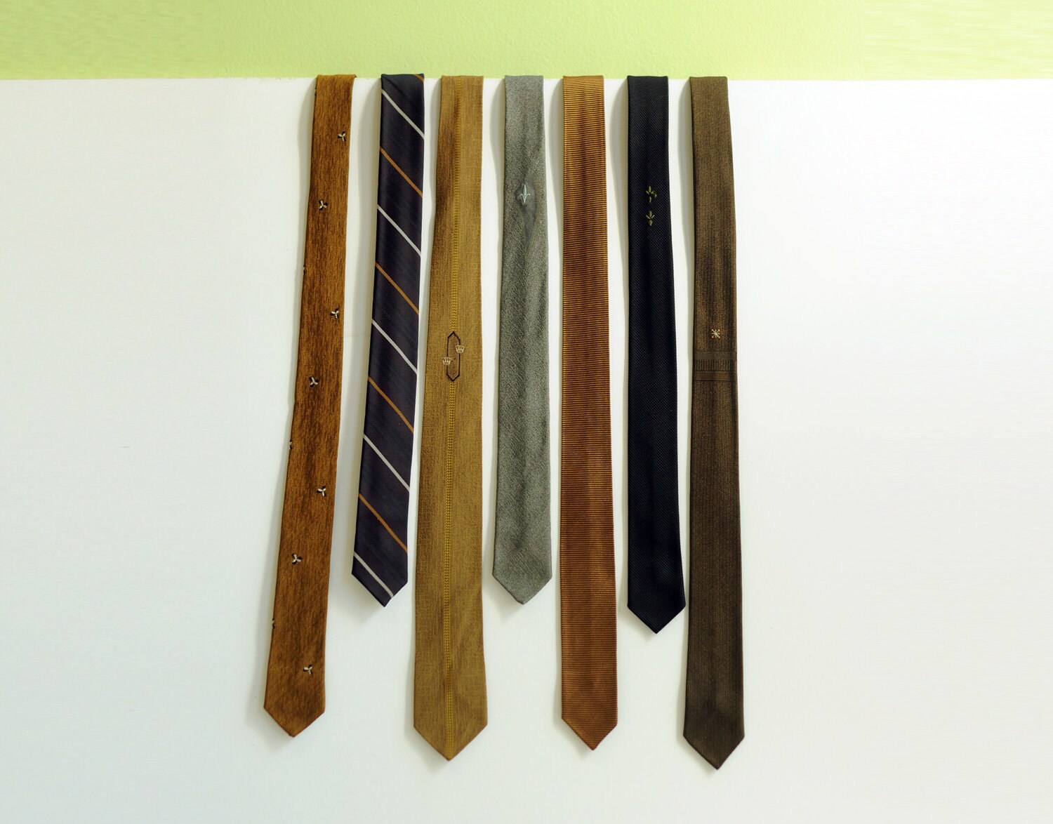thin gold tie