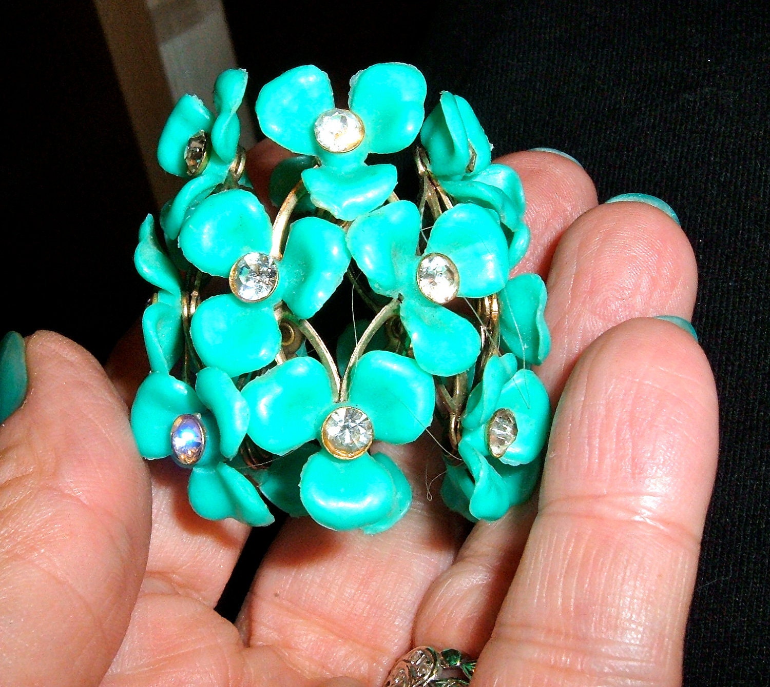 50s lucite rhinestone stretch flowers pony tail holder