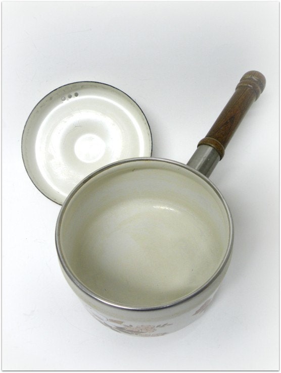 Vintage Kingsbury Dogwood Cookware Collection  1970s