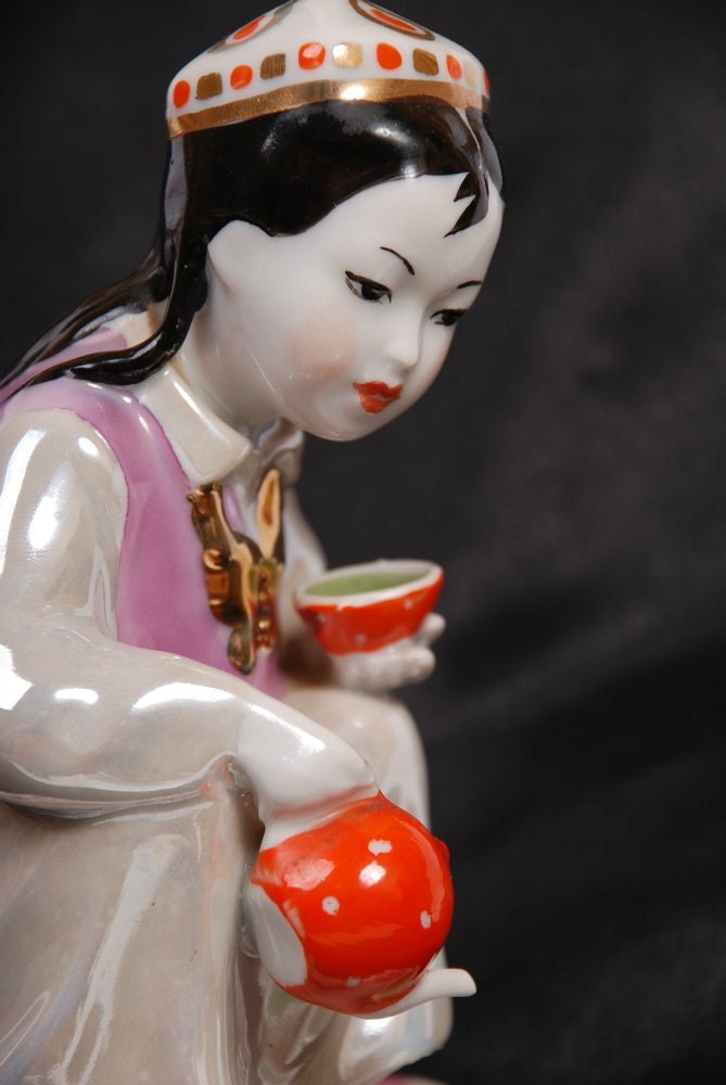 Rare Soviet RUSSIAN DULEVO Porcelain Figurine Statue - Uzbek Girl with TEA pot -