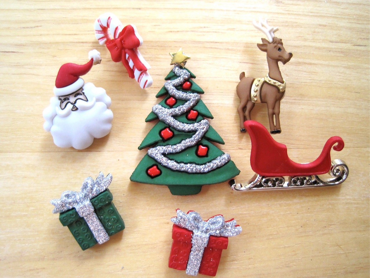 Novelty Craft Embellishment Buttons Christmas by FireflyCabin